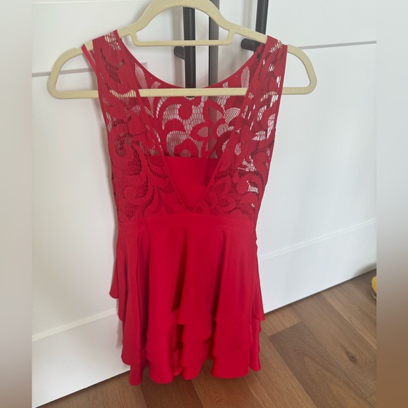 Coast ‘Daymee’ red dress size 2, Bloomingdales - Picture 3 of 3